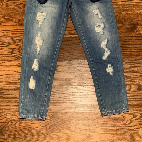 NEW NWT BSO Distressed Embroidered Womens Cropped Denim Blue Jeans, Size 2 - Picture 3 of 11